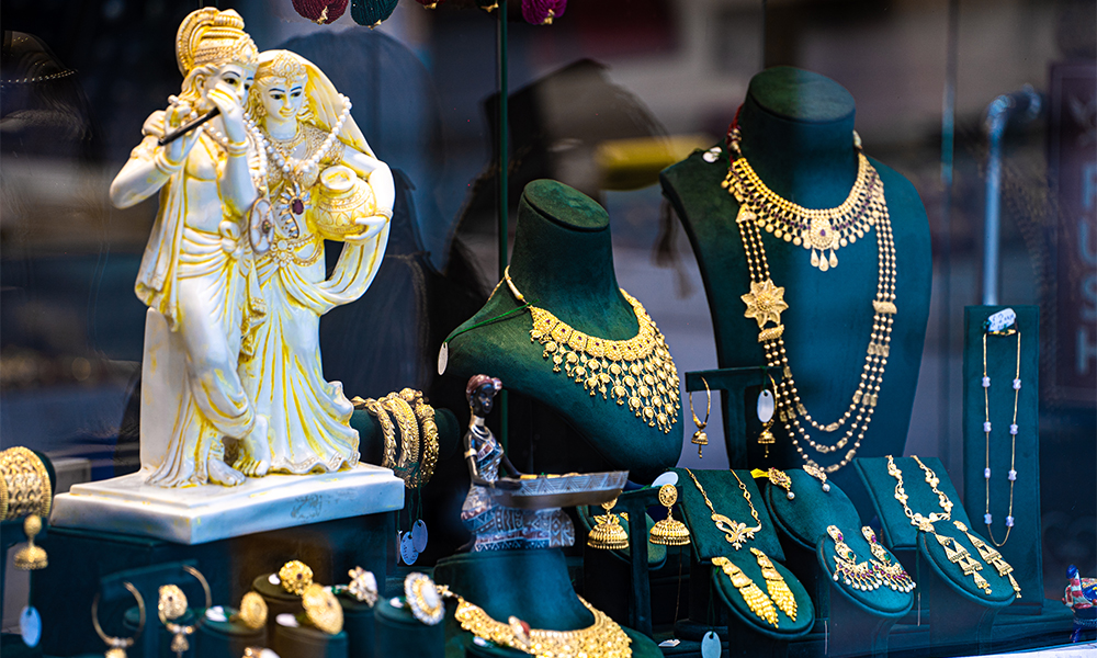 सुनचाँदीको मूल्य घट्यो